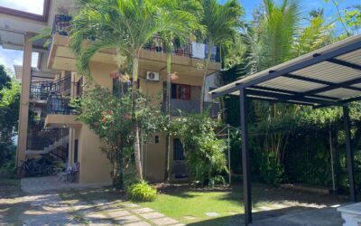 30 Second Walk to the Beach Apartment in Jaco